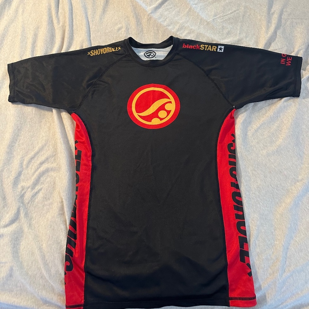 Shoyoroll shirt sleeve Blackstar rash guard